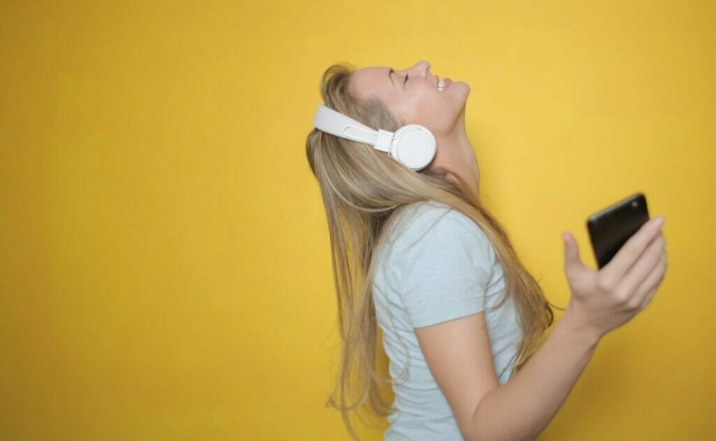 How to Use Headphones on phone